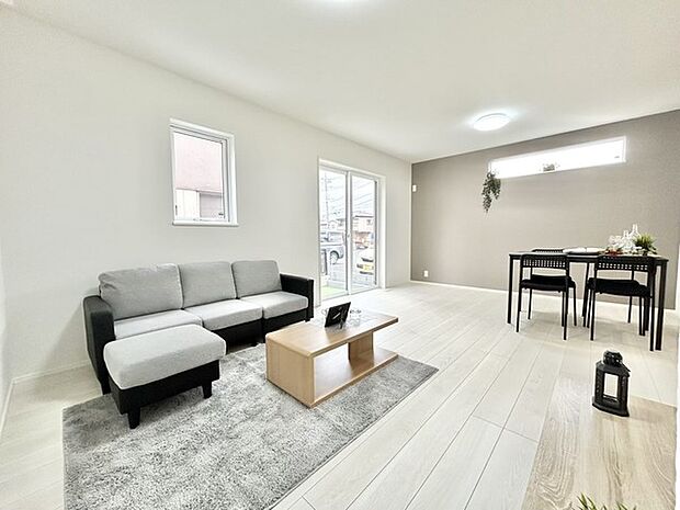 リビングは家具の配置も思いのまま。自由度が高い設計です。