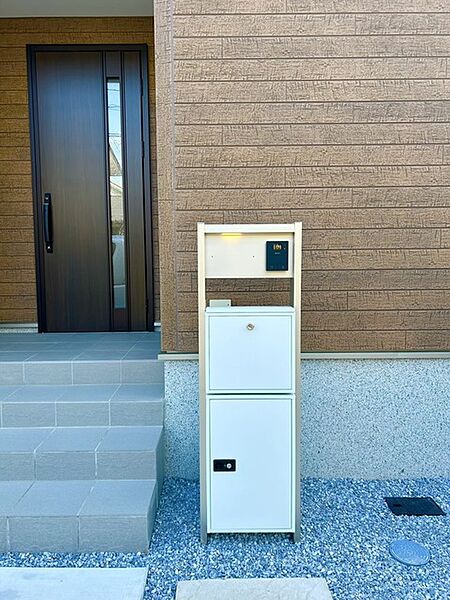 車通りの少ない閑静な住宅地、のびのびした子育てに適します。