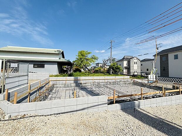 車の通りも少ない閑静な住宅地。子育てにも、第二の人生にも。