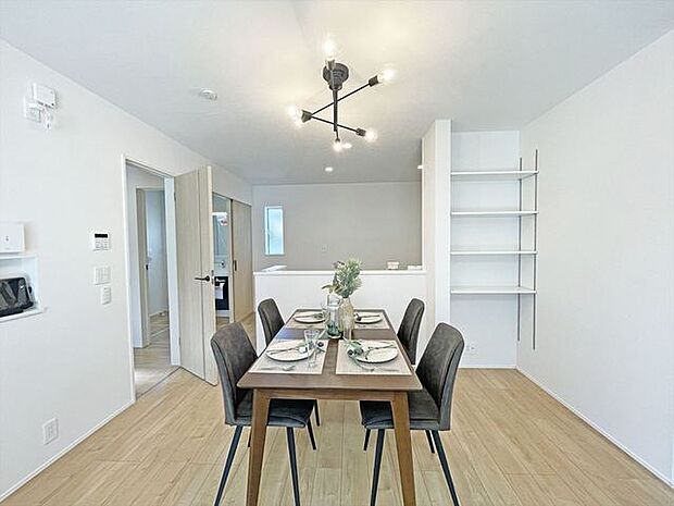 リビングは家具の配置も思いのまま。自由度が高い設計です。