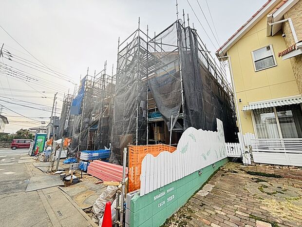 基礎から完成済みの住まいまで、各工程をご確認いただけます。