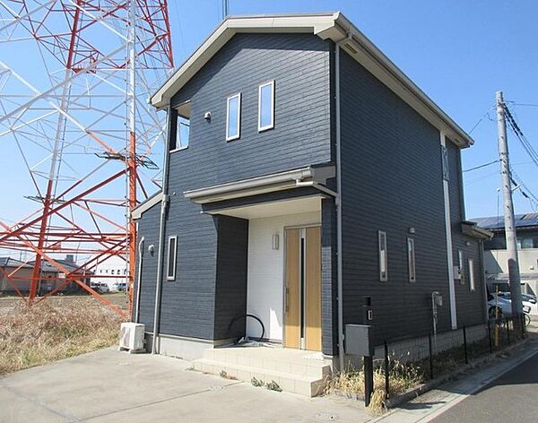 幹線道路から1本入った現地は、想像以上に静かに感じられます。