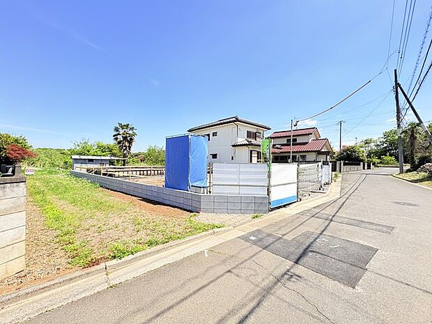 JR宇都宮線「東大宮」駅東口徒歩3分、提携駐車場もあります。エステート白馬東大宮店までお気軽にお問い合わせください。
