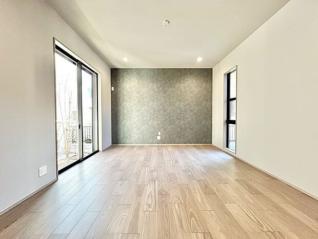 ご家族みんながゆったりくつろげる広々リビング。 