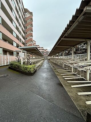 駐輪場。