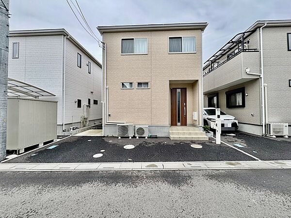 車通りの少ない閑静な住宅地、のびのびした子育てに適します。