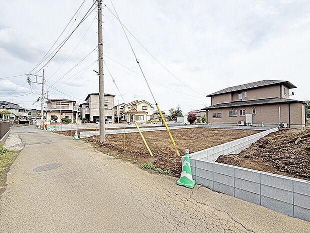 隣家とのゆとりにもこだわりを。広々敷地にご注目ください。