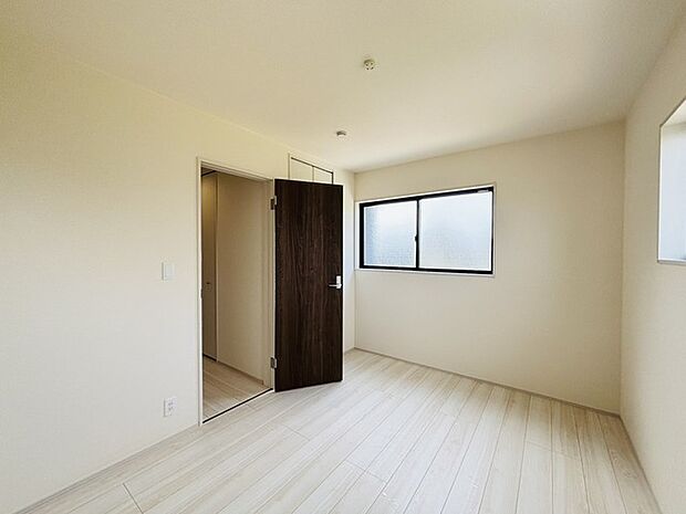 この部屋だれの部屋にしようかな、なんて会話を現地で楽しんでください。