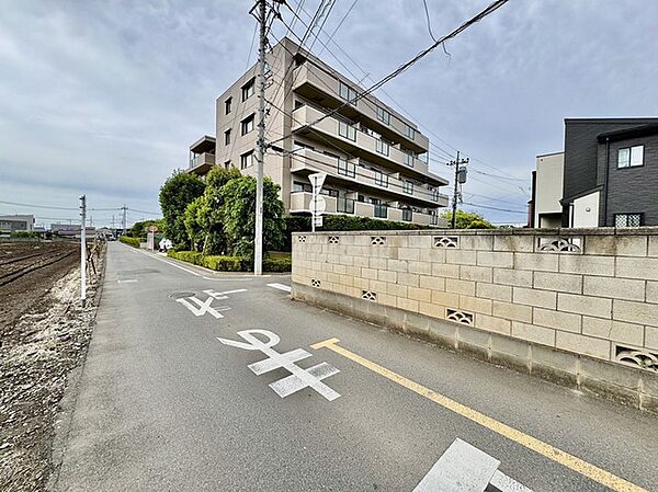 ＪＲ宇都宮線「東大宮」駅東口徒歩3分、提携駐車場もあります。エステート白馬東大宮店までお気軽にお問い合わせください。