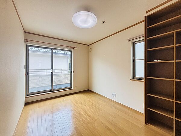 この部屋だれの部屋にしようかな、なんて会話を現地で楽しんでください。