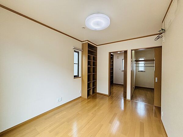太陽の恵みを感じる、温もりと明るさにあふれたお部屋。