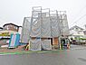 外観：車の通りも少ない閑静な住宅地。子育てにも、第二の人生にも。 