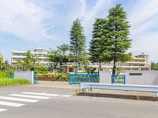 杉戸町立杉戸第二小学校(950m)