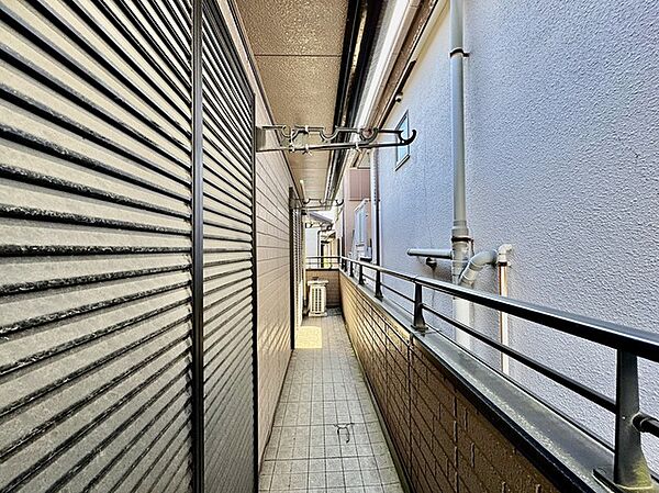 らくらくお洗濯を助ける広いバルコニー。