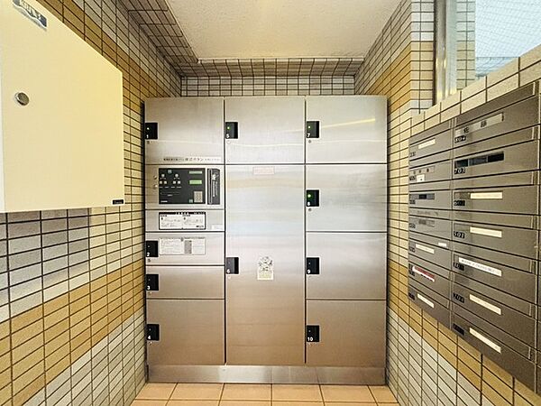 留守がちな世帯でもしっかり受け取れる宅配ボックス。