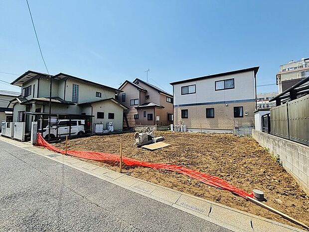 車の通りも少ない閑静な住宅地。子育てにも、第二の人生にも。 
