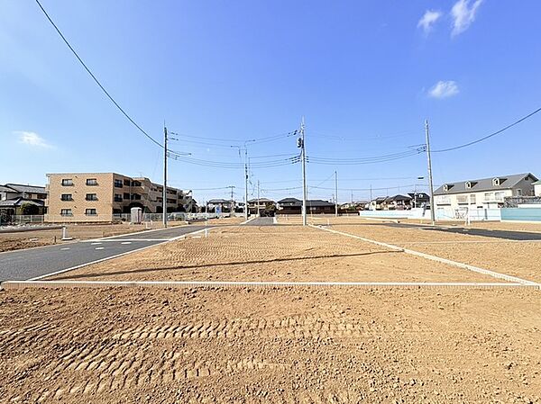 南向きに開口部を設けた設計の家、明るさ重視のプランです。
