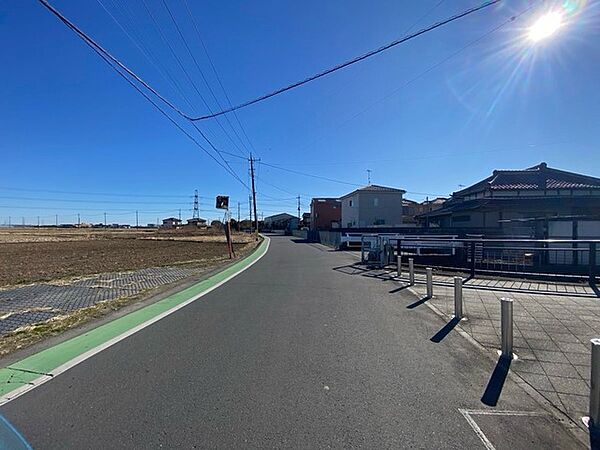 車の通りも少ない閑静な住宅地。子育てにも、第二の人生にも。
