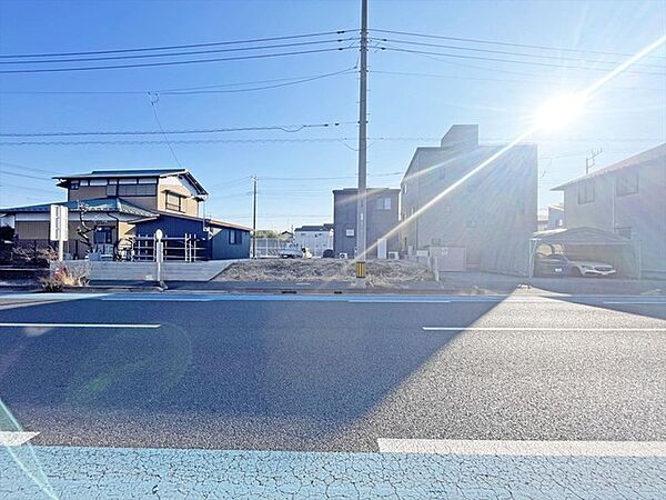 ＪＲ宇都宮線「東大宮」駅東口徒歩3分、提携駐車場もあります。エステート白馬東大宮店までお気軽にお問い合わせください。