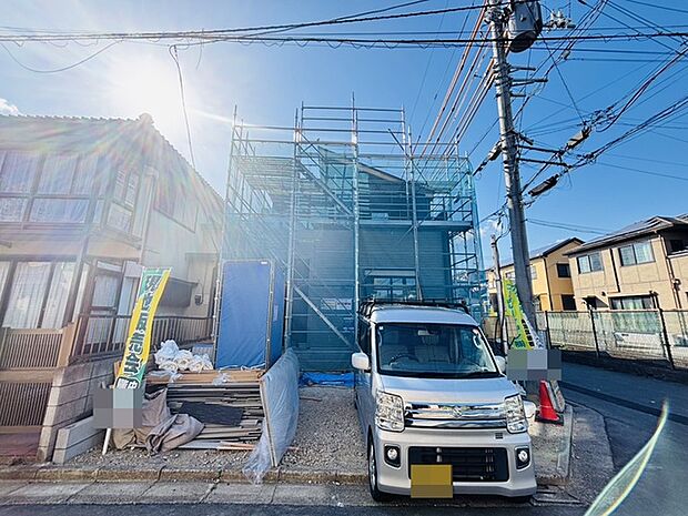 幹線道路から1本入った現地は、想像以上に静かに感じられます。