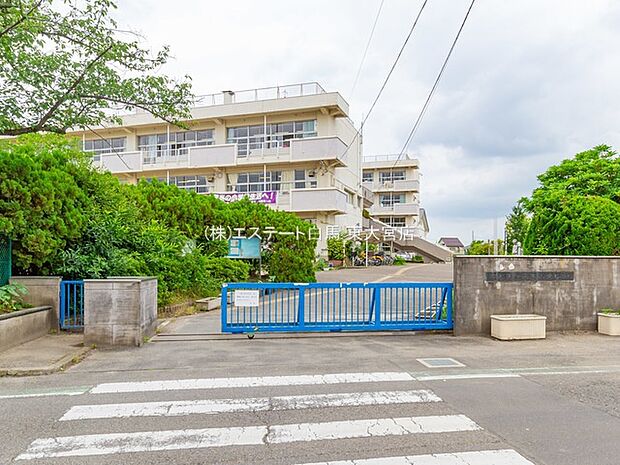 越谷市立平方小学校(500m)