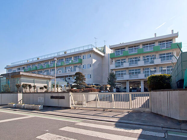 さいたま市立芝原小学校(900m)