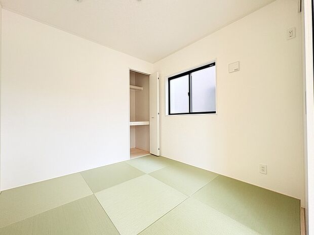 お子様にとっていいお昼寝空間になる和室は、ぜひリビングのお隣で。