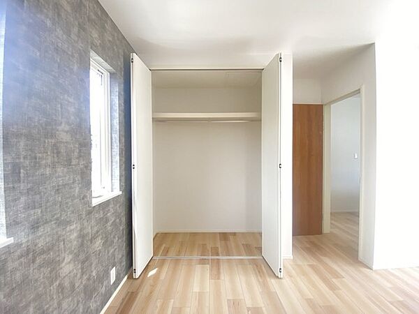 たっぷり収納で、お部屋の中はいつもキレイに片付きそうですね。