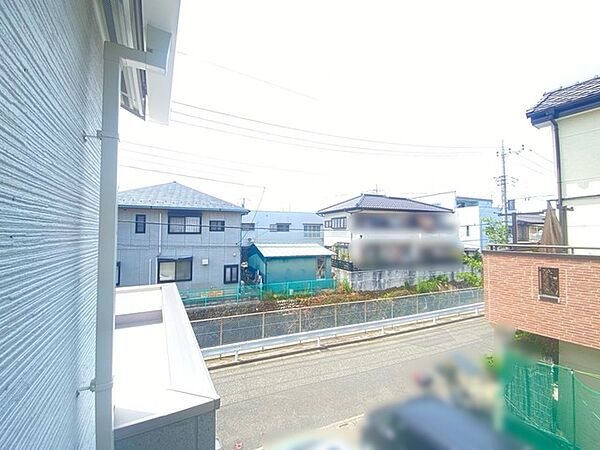 車の通りも少ない閑静な住宅地。子育てにも、第二の人生にも。