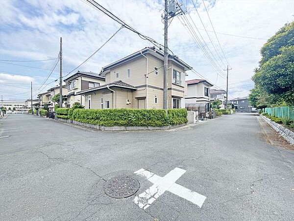閑静な住宅地で、小さなお子様がいるご家族にも安心。