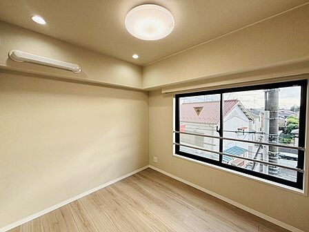 リフォームした各部屋は落ち着いた雰囲気に仕上がっています。 