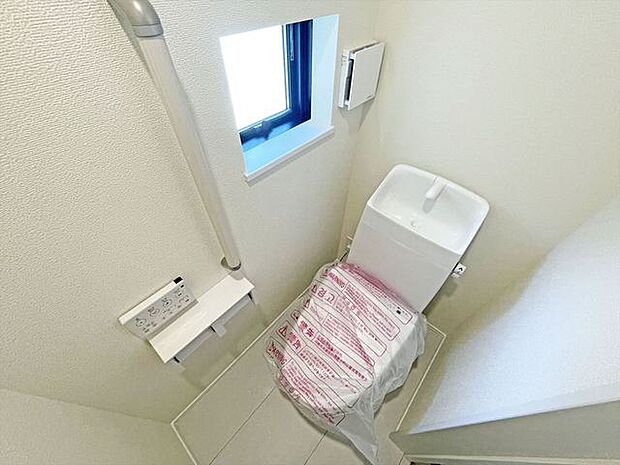 お掃除らくらく。便座脇の操作盤をなくした、リモコンタイプのお手洗い。 
