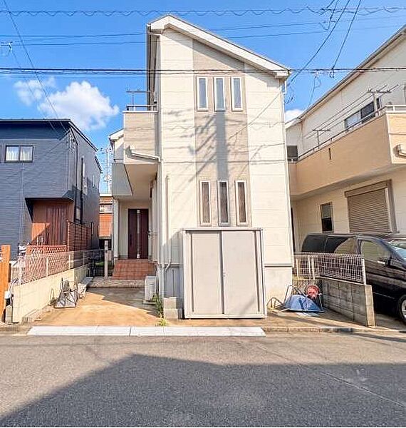 駐車が苦手な方にも嬉しい、前面6ｍ道路に面した住まい。