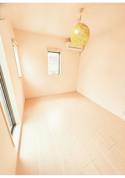 子供部屋には丁度良い洋室。