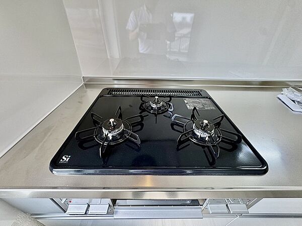 3口のガスコンロで、お料理はよりスピーディーに。