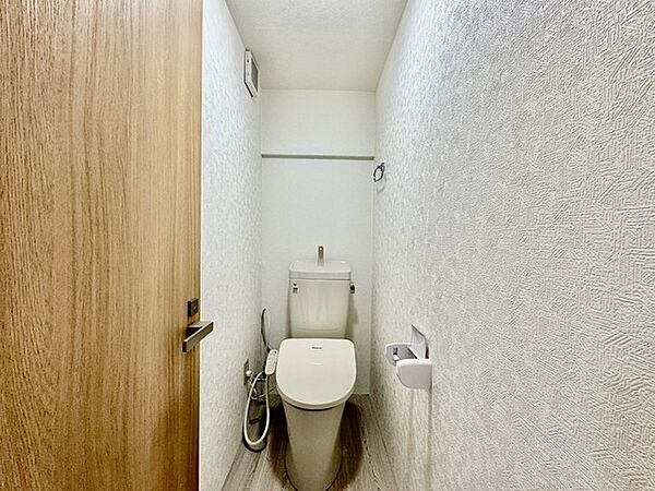 清潔好きには欠かせないウォシュレット機能付き。