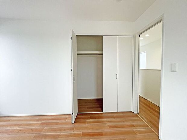 部屋ごとに設けた収納は、住みやすさへのこだわり。