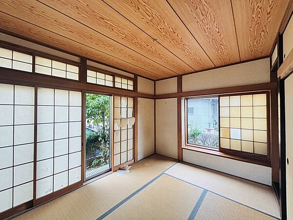 お子様にとっていいお昼寝空間になる和室は、ぜひリビングのお隣で。