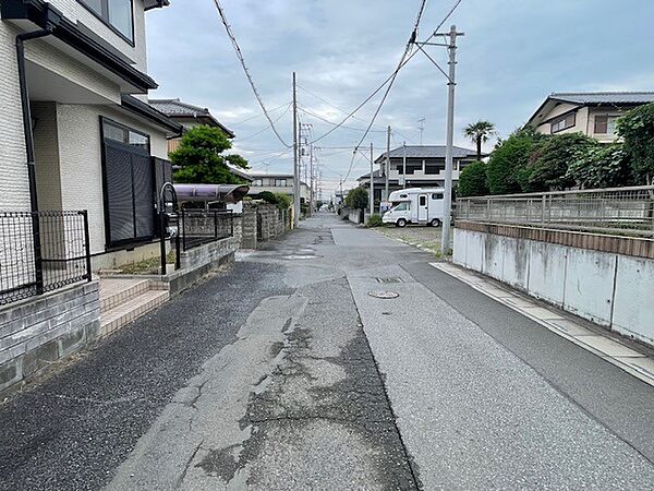 車の通りも少ない閑静な住宅地。子育てにも、第二の人生にも。