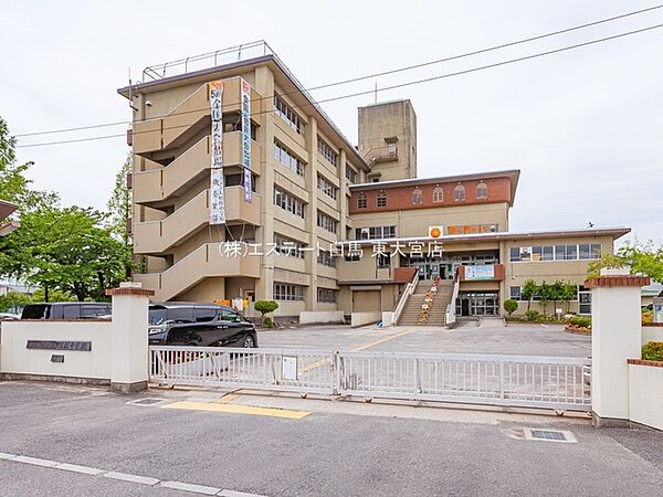 越谷市立大相模中学校（1300m）