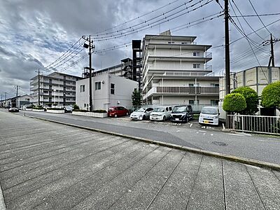 外観：大袋駅徒歩7分の近さ。 忙しい朝が助かる立地、 暮らしにゆとりが生まれます。 