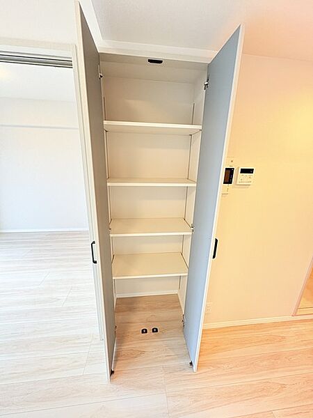 「ＬＤＫのここにも収納！」と思える場所に。あるとうれしい共用収納。