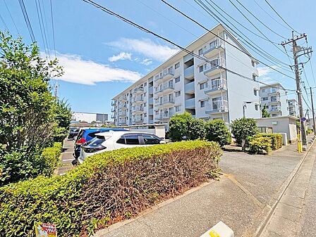 令和5年1月頃大規模修繕工事実施済み。