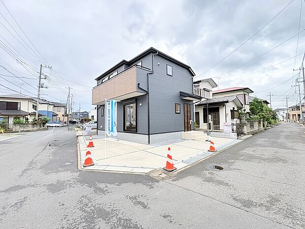 牛の藤島駅徒歩6分の近さ。 忙しい朝が助かる立地、 暮らしにゆとりが生まれます。
