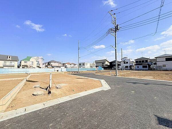 土地を見て、間取りが気になりましたら、すぐに図面を引ける設計士さんをご紹介することも出来ます。ご相談ください。