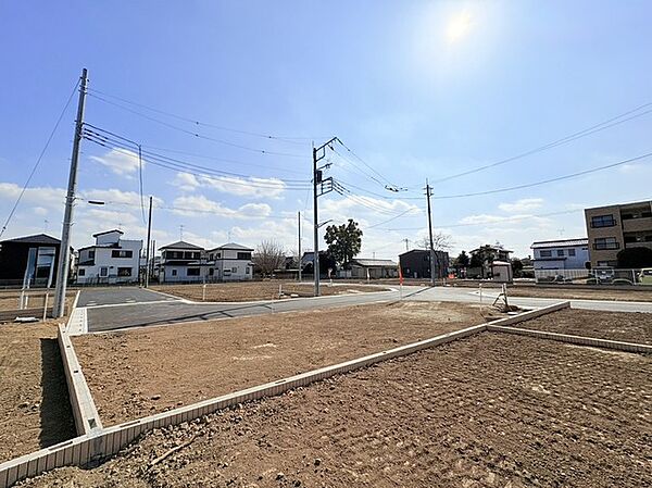 南道路と十分な奥行きを生かし、プライベート性の高い間取りをご提案します。