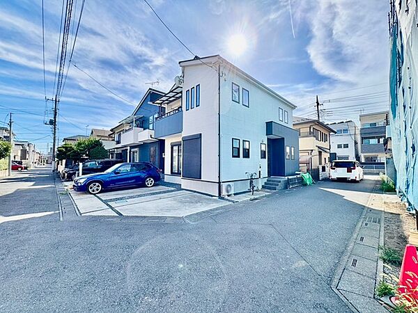 車通りの少ない閑静な住宅地、のびのびした子育てに適します。