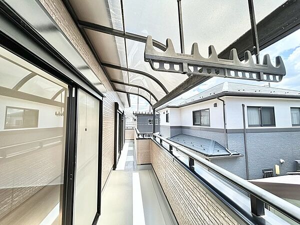 南向きバルコニーでお洗濯ものはいつもカラッと乾きます。