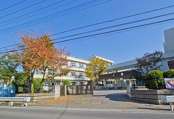 春日部市立豊野小学校（804m）