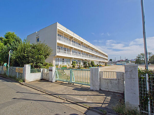 桶川市立桶川西小学校（1000m）